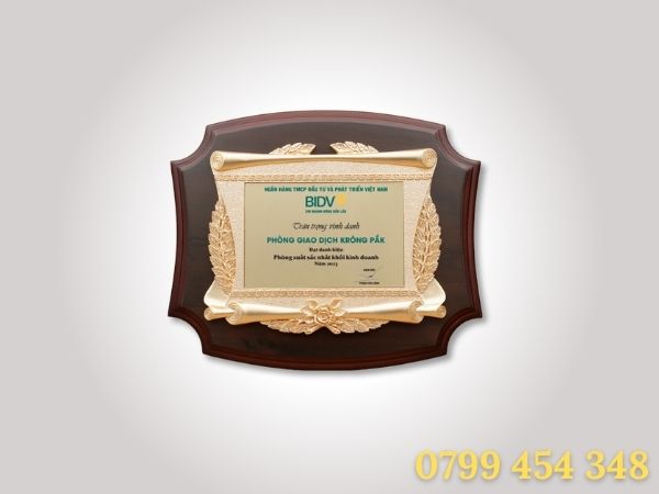 Bảng vinh danh khung Poly